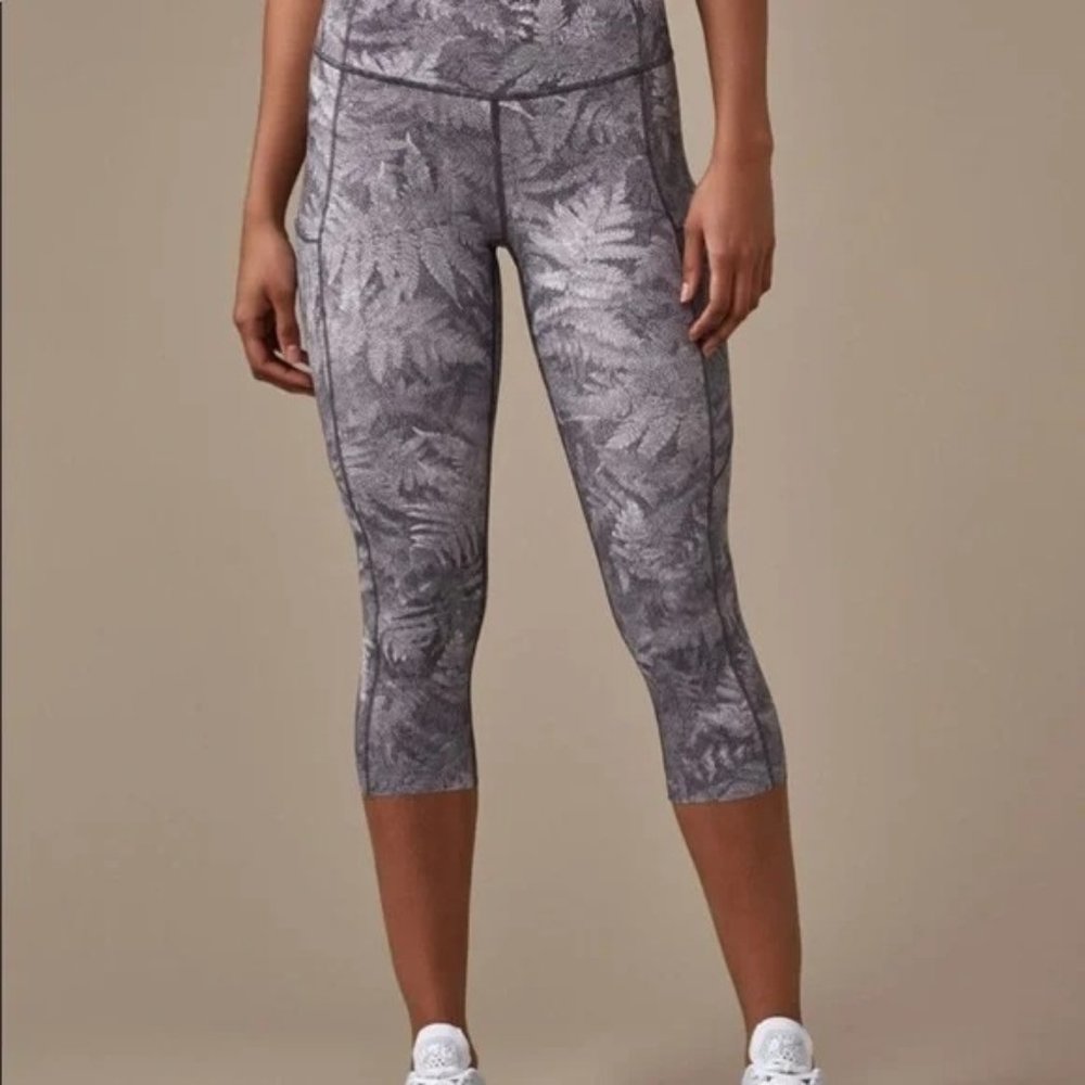Lululemon Fast & Free Crop 19" Leggings Size 2 Kindred Spirit Alpine White Multi